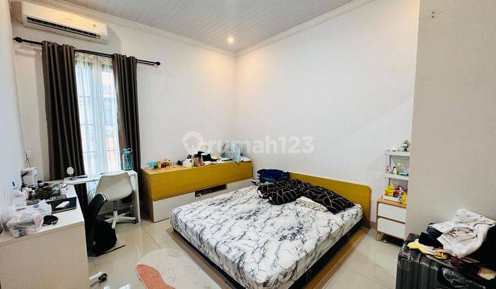 kamar tidur rumah bagus full furnished di