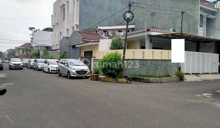 Rumah Hook di Kelapa Molek, Kelapa Gading, Jakarta Utara  1