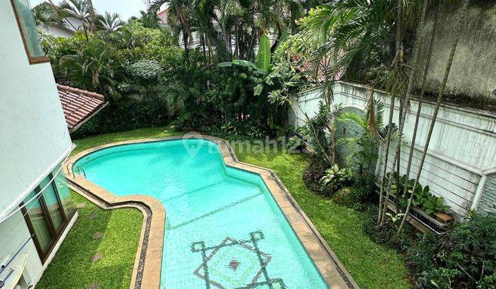 Rumah Ada Kolam Renang Pribadi di Ampera, Jakarta Selatan  2