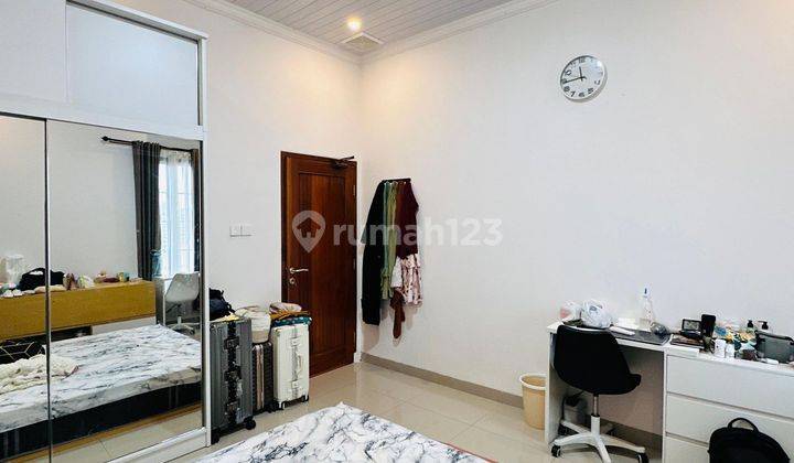 kamar tidur rumah bagus full furnished di