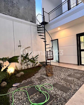 Rumah Dijual di Nusa Loka Jln Jawa BSD Serpong Tangsel 2