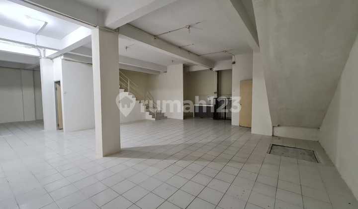 Ruko Gandeng Bandengan Unit Bagus Langka Siap Huni