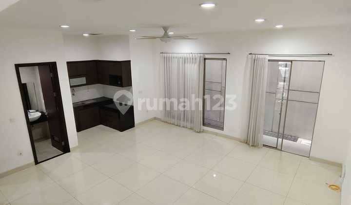 Disewakan Rumah Golf Island Rapih Terawat Siap Huni Bagus