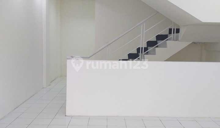 Ready-to-Use 4.5-Story Shop House Quick in Season City Jakarta 2