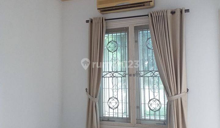 Rumah Terawat Rapih Siap Huni Dikontrakkan di Puri Indah  2
