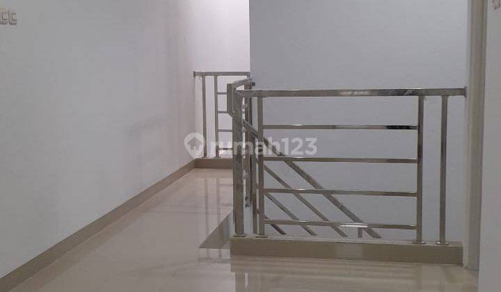 Rumah Bagus  Harga Murah di Tanjung Duren Selatan 2