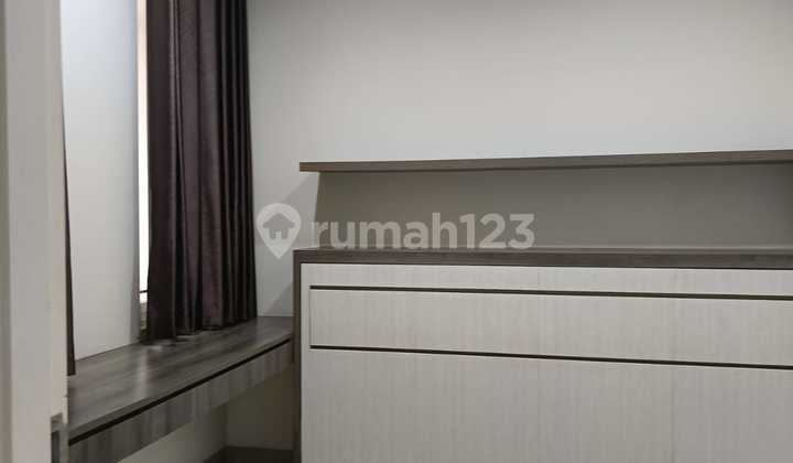 Nice house ready to live in, fast sale, good location in Gading Serpong. 2