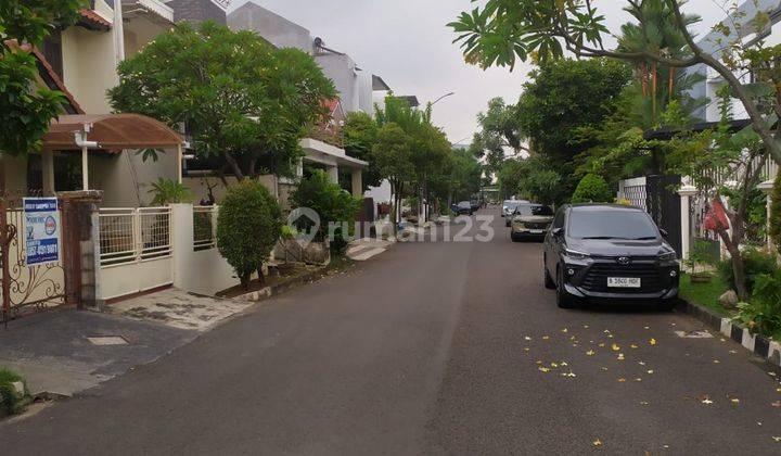 Rumah bagus 2 lantai disewa murmer dan cepat di Permata Buana  2