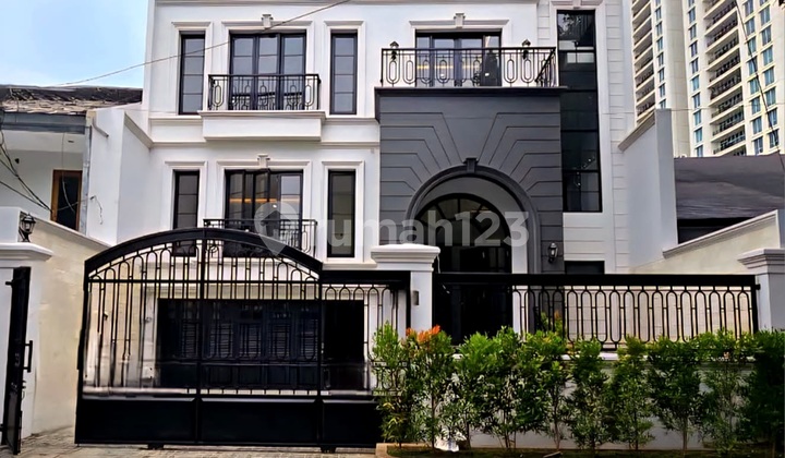 Rumah di Area Pakubuwono Kebayoran Baru