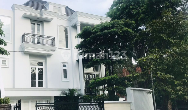 Rumah di Brawijaya Kebayoran Baru - Hook Ada Kolam Renang