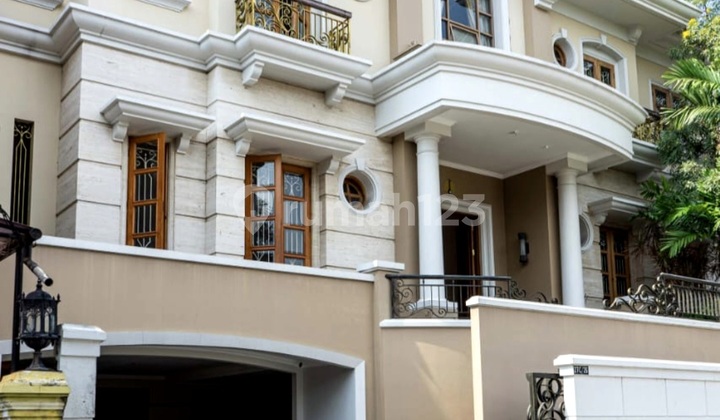 Rumah di Cempaka Putih Tengah - Bangunan 3,5 Lantai