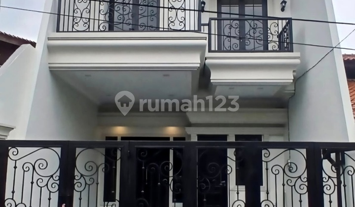 House in Rawamangun, East Jakarta - New Building Year 2025