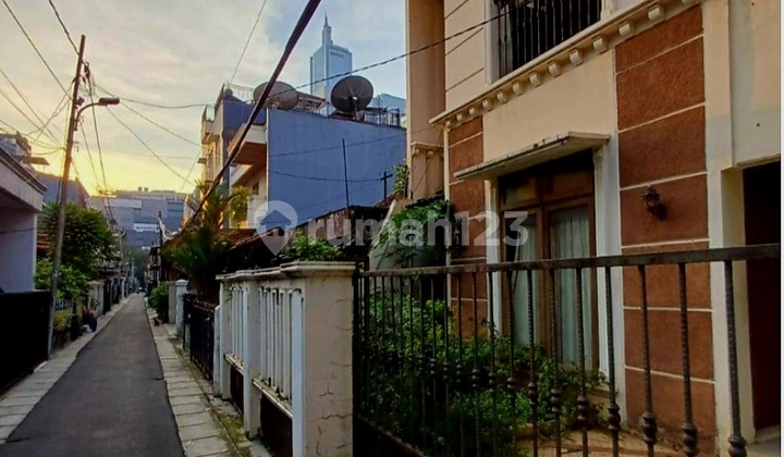 Rumah di Jl Purwodadi Menteng Jakarta Pusat 2