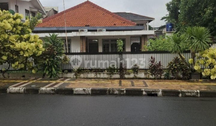 Runah Di Jl.pondasi Ujung,kayu Putih