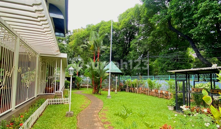 Rumah Di Jl Latuharhary Menteng 2