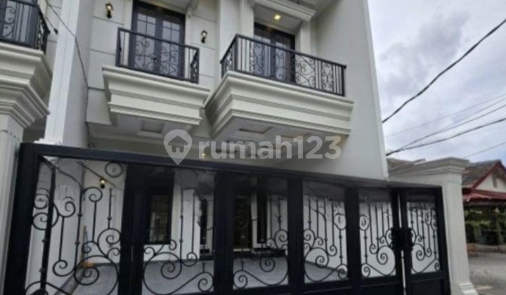 House in Cempaka Putih - New Building Year 2025 - Wide Road Access