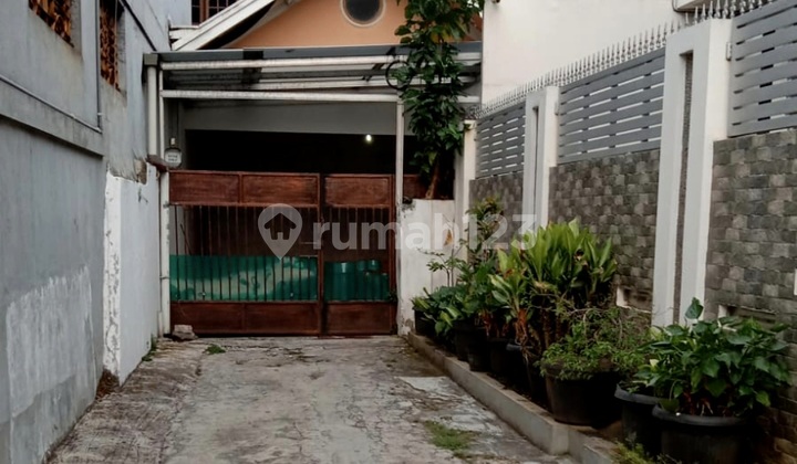 House in North Pulo Asem Rawamangun - Land Count House House in North Pulo Asem Rawamangun - Land Count House