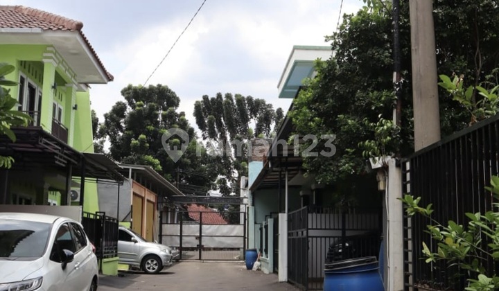 House in Kalisari Pasar Rebo - Asri D'lapan Town House 2