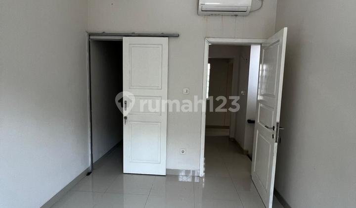Ready-to-Occupy House in Samara Village Gading Serpong - Strategic & Comfortable Location 2