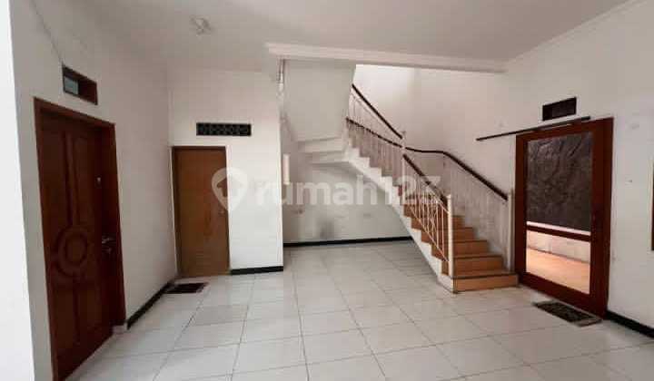 Disewakan Rumah 2 Lantai di Area Duren Sawit, Jakarta Timur 2