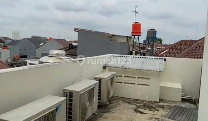 Disewakan Ruko 2 1 2 Lantai Ex Resto Sudah Renovasi Dilengkapi Ac Setiap Lantai, di Grand Galaxy Bekasi 4
