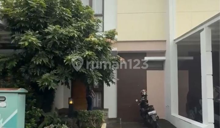 For Sale House in Sumarecon Bekasi Cluster