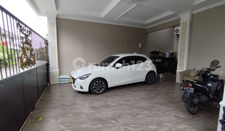 Dijual Rumah Ada Kolam Renang Full Renov Siap Huni di Bekasi 2