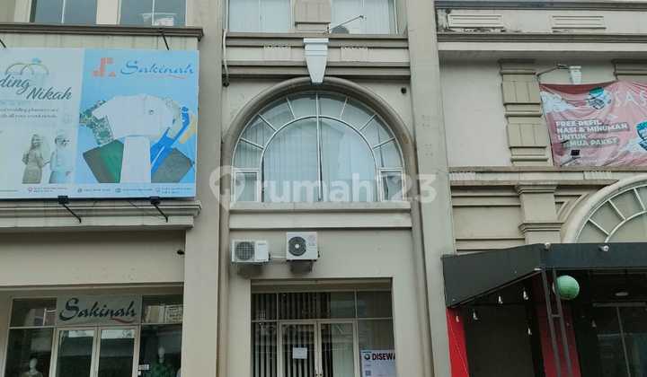 Disewakan Ruko Furnish Dekat Pinggir Jalan Utama Area Ramai di Grand Galaxy City, Bekasi
