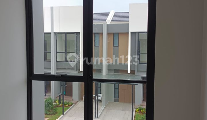Dijual Rumah Dalam Cluster Magenta Summarecon Bekasi 2