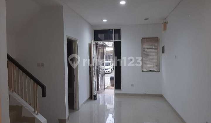 Disewakan Rumah di Grand Galaxy Bekasi selatan 2