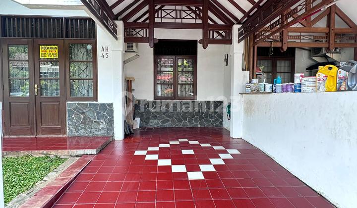 For rent: large, lush corner house in Kemang Pratama, Bekasi. For rent: large, lush corner house in Kemang Pratama, Bekasi.