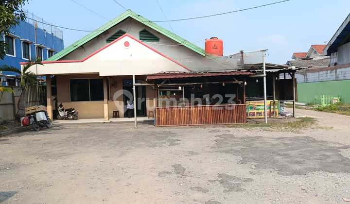 For Rent: Ex-Roasted Chicken Restaurant Building in Cikarang Area 1