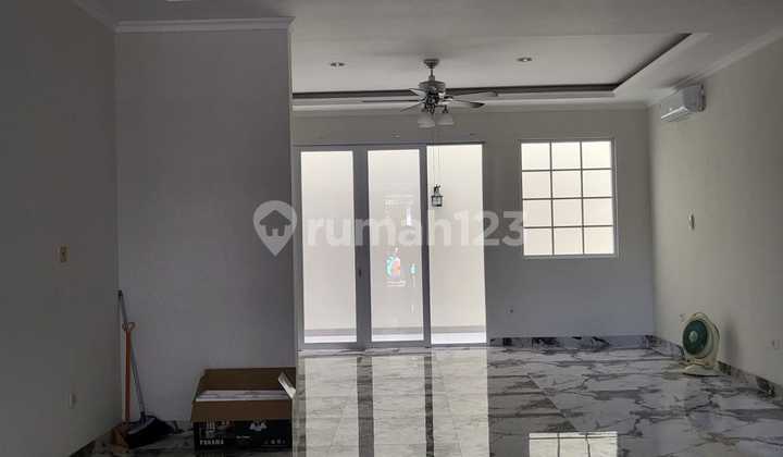 Disewakan Rumah Baru Renov Lebar 8 Semi Furnsih Acacia Summarecon 2
