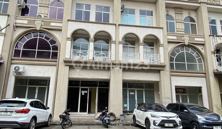 Disewakan Ruko 2,5 Lantai Siap Pakai di Grand Galaxy Bekasi Disewakan Ruko 2,5 Lantai Siap Pakai di Grand Galaxy Bekasi