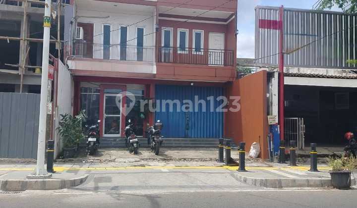 Comfortable 3-Storey Shophouse in a Strategic Location, Pondok Kelapa, East Jakarta