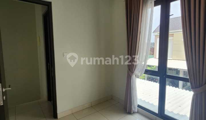 Dijual cepat rumah rapi siap huni di Cluster Burgundy Summarecon 2