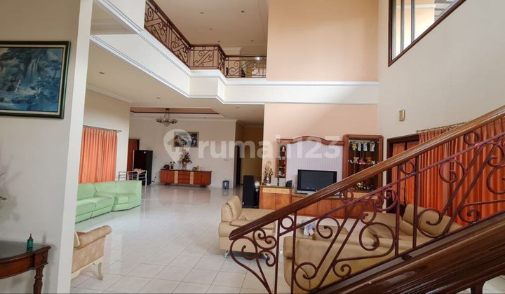 Dijual Villa 2 Lantai Di Prigen Siap Huni Vila di Jl. Raya Prigen, Plembon, Prigen, Kec. Prigen, Pasuruan, Jawa Timur, Prigen 2500.0 m² SHM