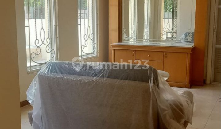 Dijual Rumah Central Park Mulyosari Furnished 