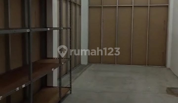 Disewakan Ruko Jalan Kenjeran 2 Lantai Semi Furnish 2