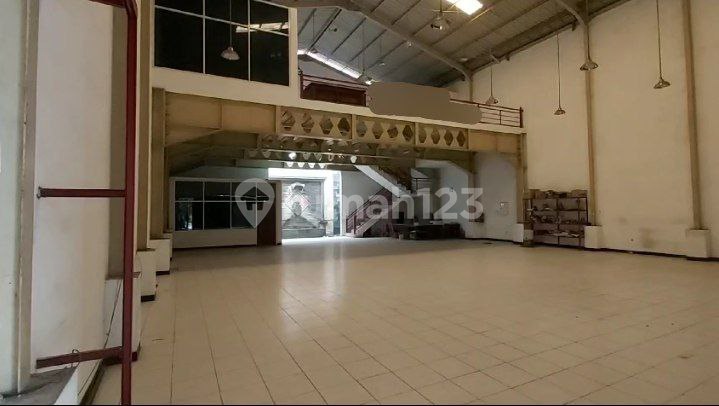 Disewakan Rumah Usaha Di Ngagel Strategis Cocok Untuk Segala Usaha  1