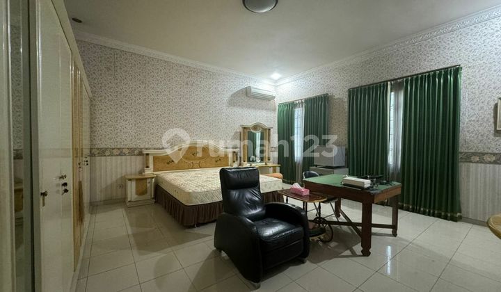 For Sale: Well-Maintained Kris Kencana House, Ready to Occupy, West Surabaya 2