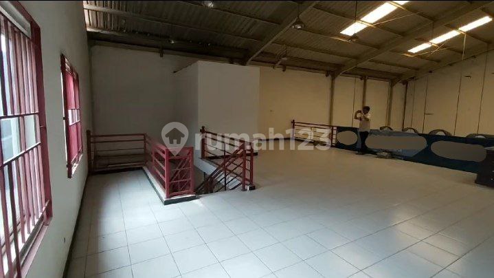 Disewakan Rumah Usaha Di Ngagel Strategis Cocok Untuk Segala Usaha  2