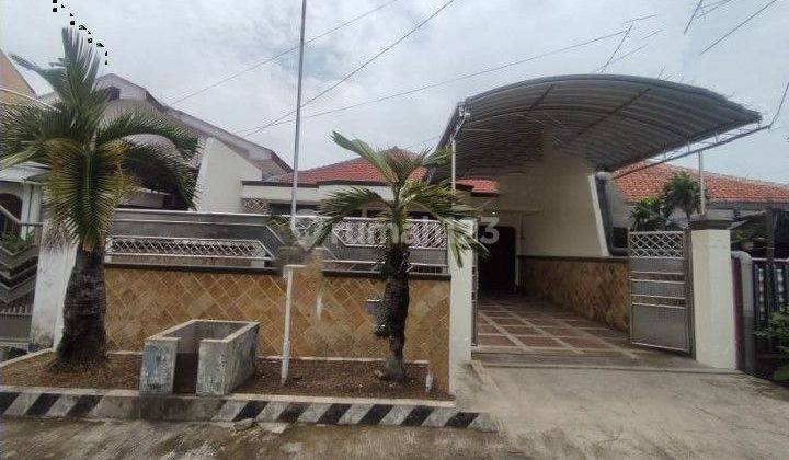 Rumah Kutisari Selatan Surabaya, Hadap Utara 1