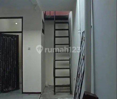 Rumah Klampis Semolo Timur Strategis, Row 2 Mobil, Bu  2