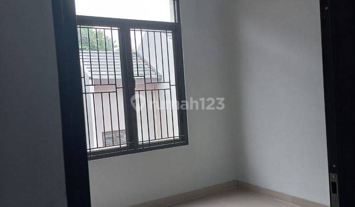 Rumah minimalis 2 lntai lokasi dekat stasiun tj priok dan suntermall