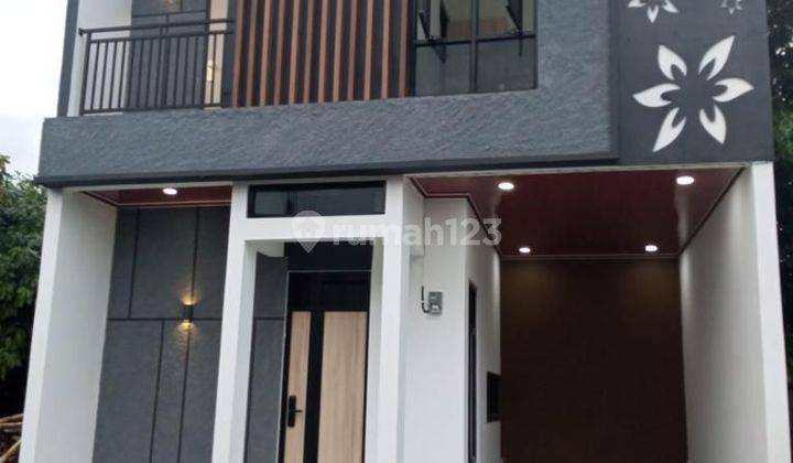 Rumah 2 lantai lokasi  di pinggir jalan raya dijkarta utara 