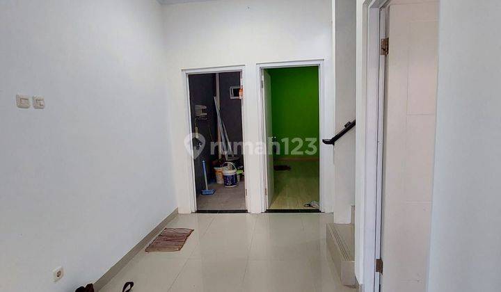 Disewakan rumah cantik 2 lantai lokasi dekat lrt ciracas 2