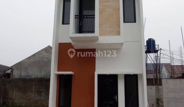 Rumah 2 Lantai Lokasi Dekat Pintu Tol Di Jakarta Timur