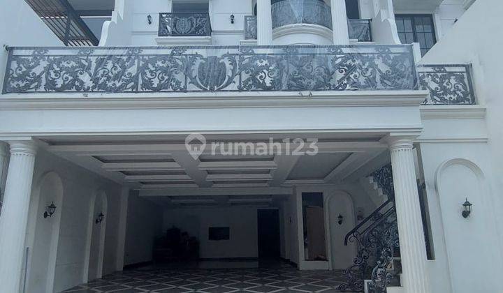 Rumah Mewah 2 Lantai Lokasi Strategis Dekat Tol Di Jagakarsa 2