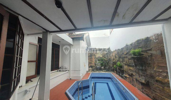 Rumah 2 Lantai di Dukuh Kupang Barat, Surabaya 2